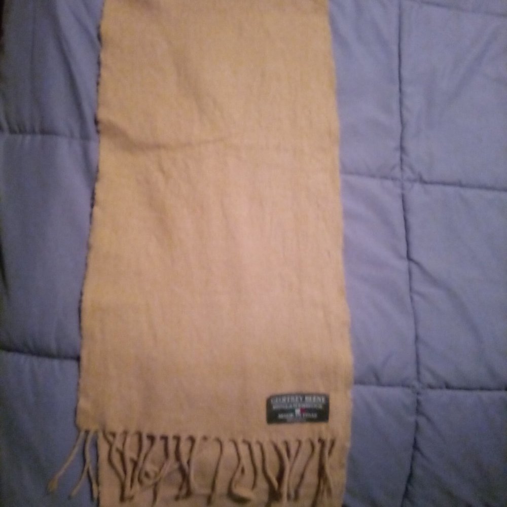 Geoffrey Beene Scarf